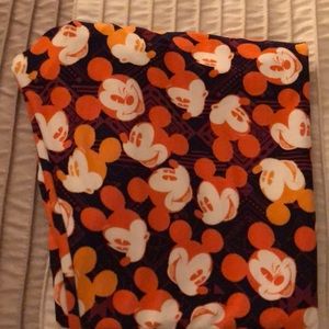 Lularoe Mickey Mouse TC leggings, euc